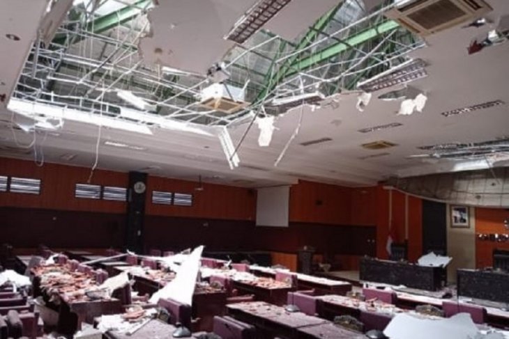  A meeting room at the Blitar District Legislative Council was damaged in a 6.7-magnitude earthquake centered 82 kilometers southwest of Malang district, East Java on Saturday (April 10, 2021)